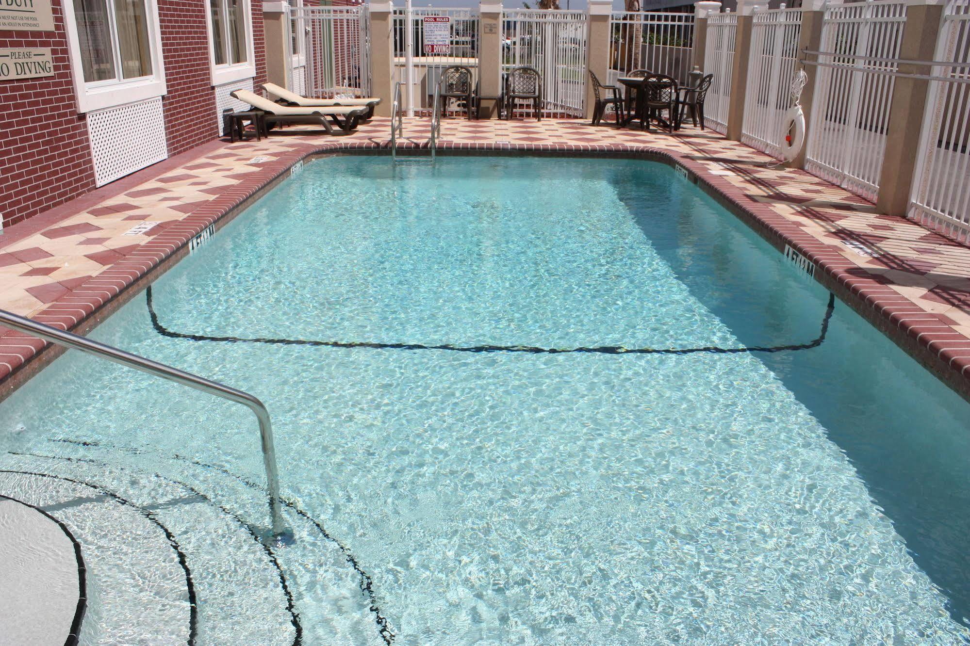 Country Inn & Suites By Radisson, St Petersburg - Clearwater, Fl Pinellas Park Exterior foto
